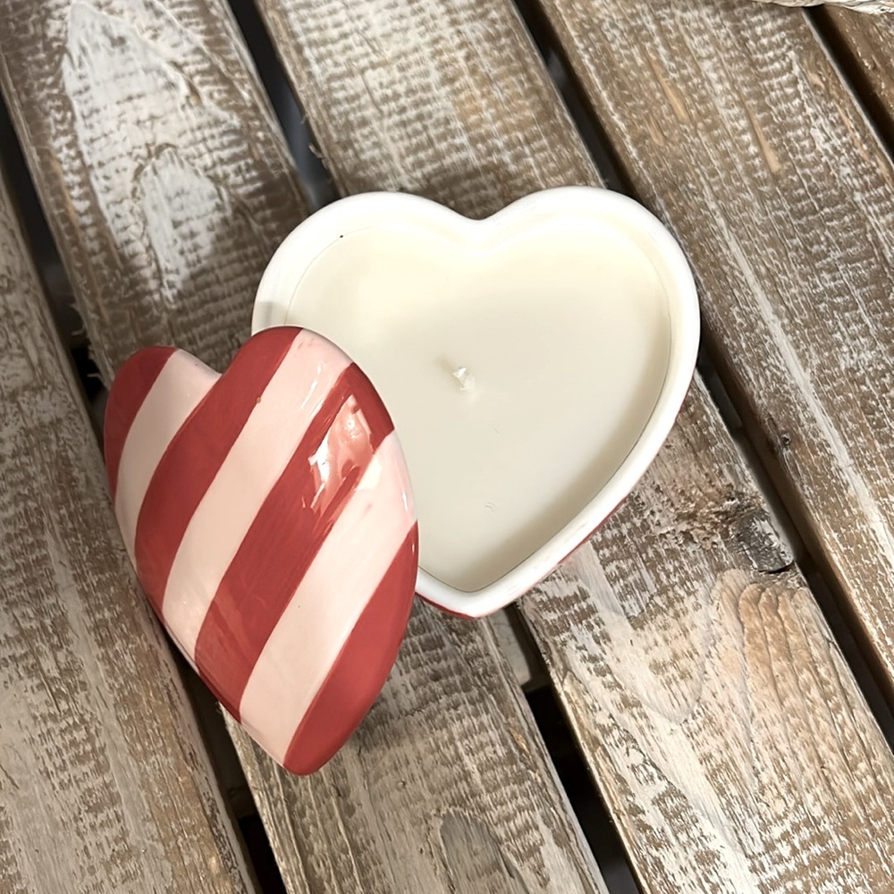 NWT Anthropologie Decorative Heart Dish Candle Woodland Berry & Rose